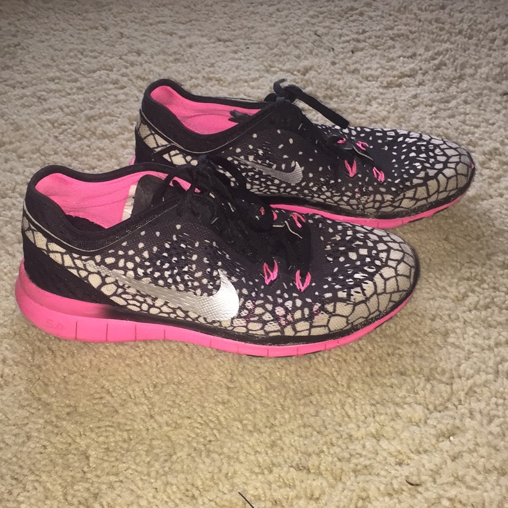 Nike Tennis Shoes Pink/Black